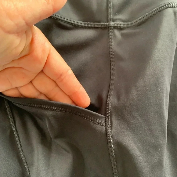 Lululemon Fast&Free High Rise Short 8” Black Size 2 - Picture 5 of 6